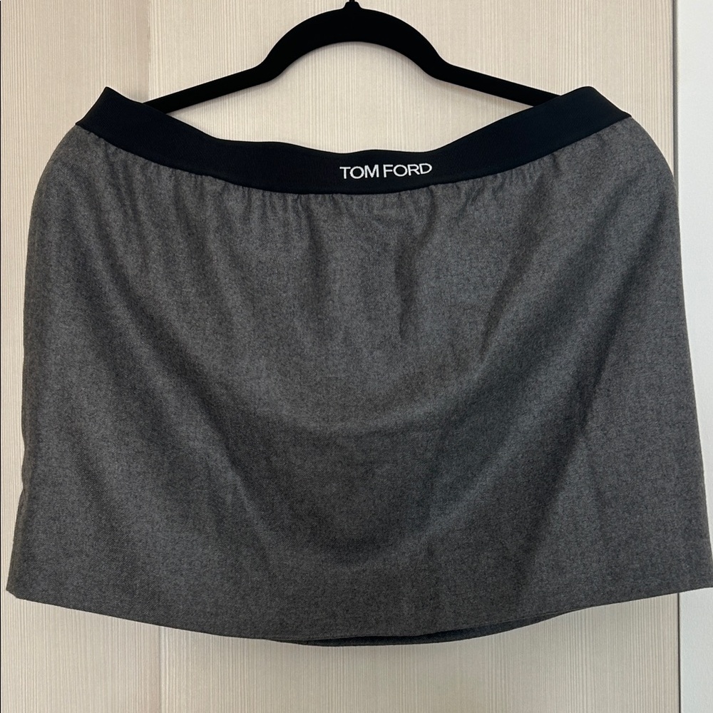 Tom Ford Gray Mini Skirt with Black Logo Waistband